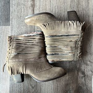 Naughty Monkey taupe suede fringe yarn western boho heeled fall booties size 8
